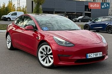 Седан Tesla Model 3 2023 в Луцке