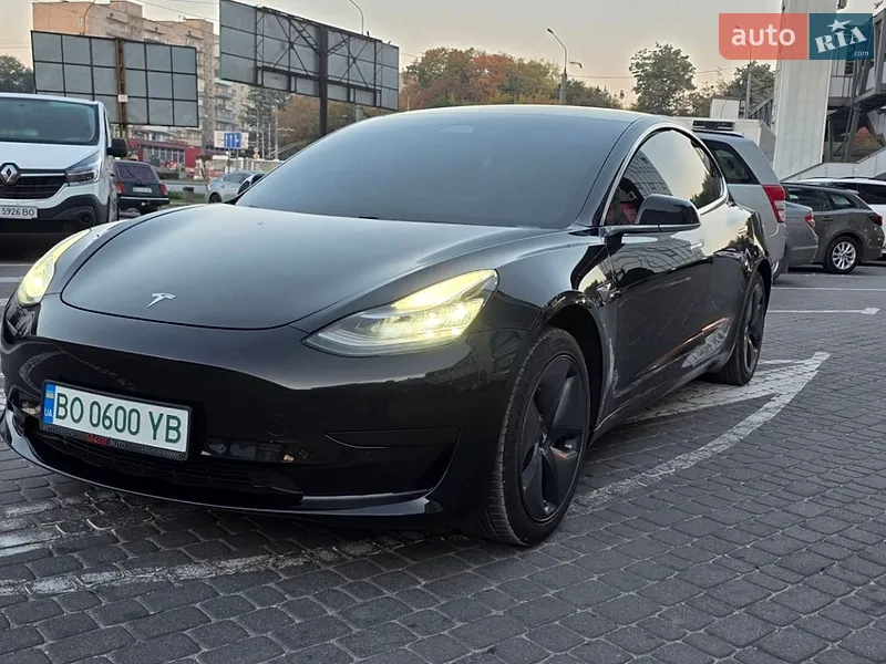 Tesla Model 3 2020