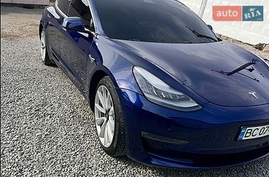 Седан Tesla Model 3 2018 в Львові