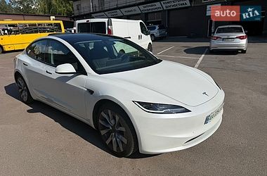 Седан Tesla Model 3 2025 в Києві