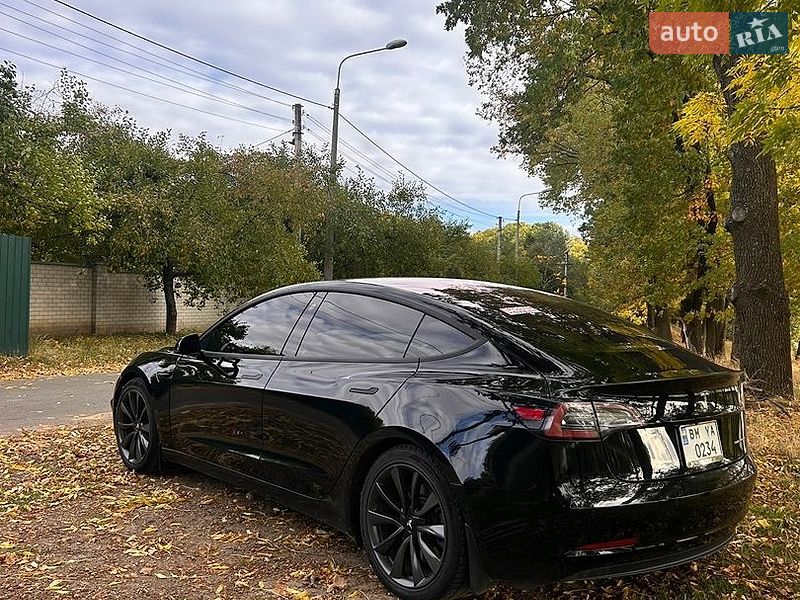 Седан Tesla Model 3 2018 в Сумах