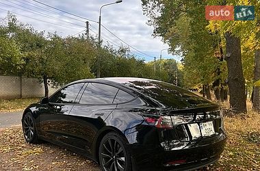 Седан Tesla Model 3 2018 в Сумах