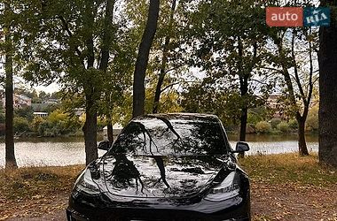 Седан Tesla Model 3 2018 в Сумах