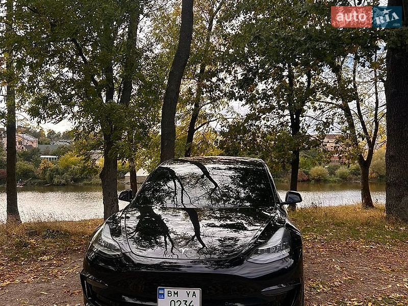 Седан Tesla Model 3 2018 в Сумах