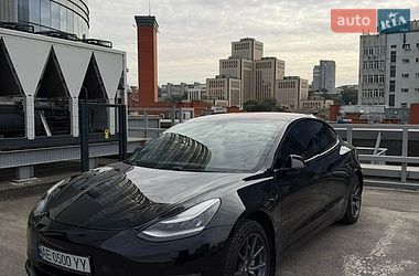 Седан Tesla Model 3 2018 в Дніпрі