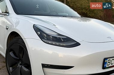 Седан Tesla Model 3 2019 в Трускавце
