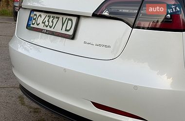 Седан Tesla Model 3 2019 в Трускавце