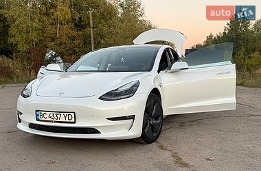 Седан Tesla Model 3 2019 в Трускавце