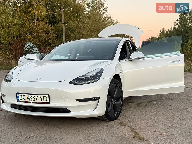 Седан Tesla Model 3 2019 в Трускавце