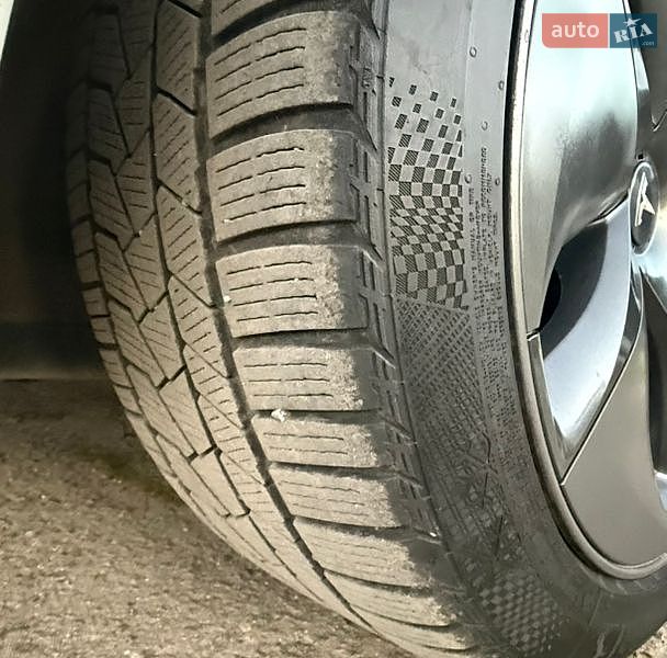 Седан Tesla Model 3 2019 в Трускавце