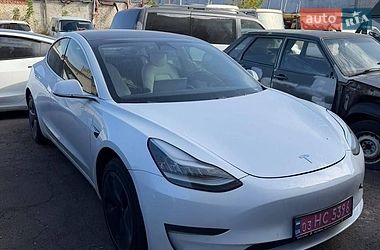 Седан Tesla Model 3 2020 в Луцьку