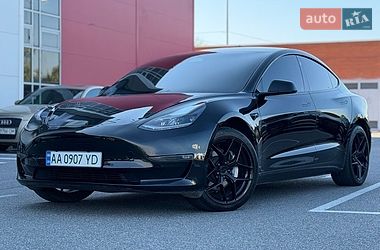 Седан Tesla Model 3 2021 в Киеве