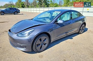 Седан Tesla Model 3 2023 в Черновцах