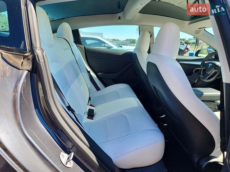Седан Tesla Model 3 2023 в Черновцах фото 10 Седан Tesla Model 3 2023 в Черновцах