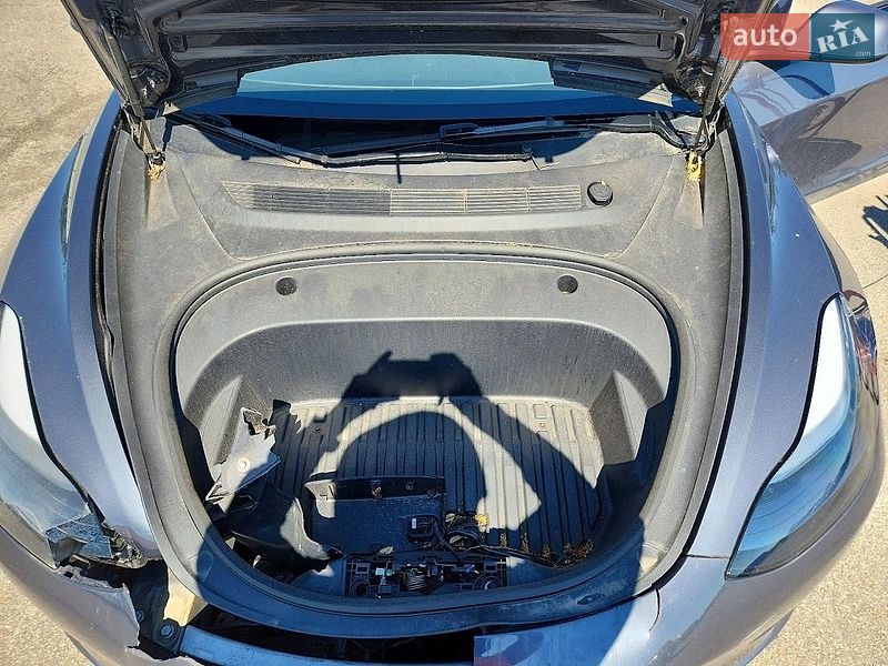 Седан Tesla Model 3 2023 в Черновцах фото 11 Седан Tesla Model 3 2023 в Черновцах