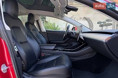 Седан Tesla Model 3 2018 в Львові