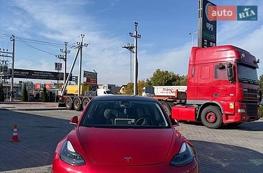 Седан Tesla Model 3 2020 в Львове Седан Tesla Model 3 2020 в Львове
