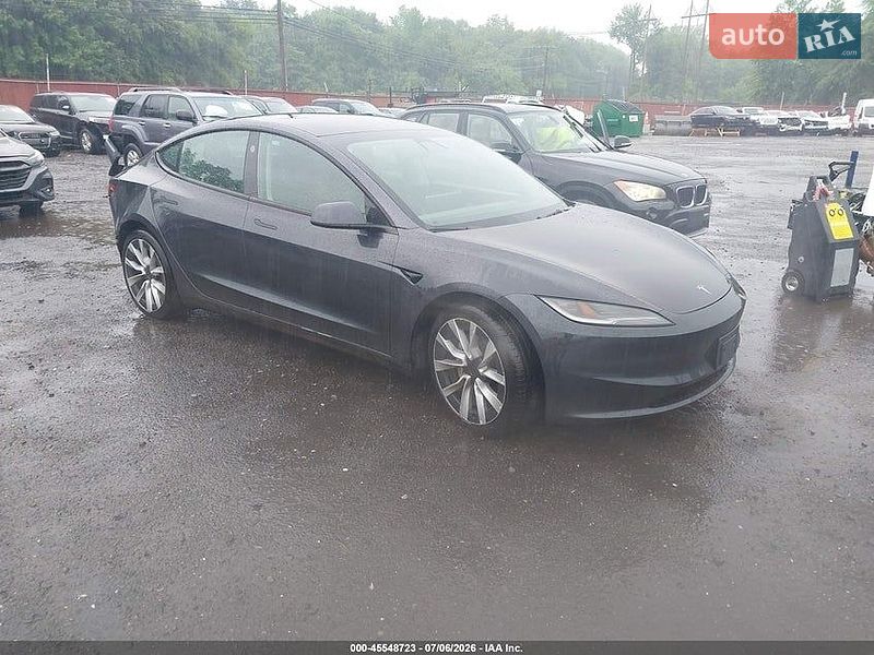 Седан Tesla Model 3 2024 в Киеве