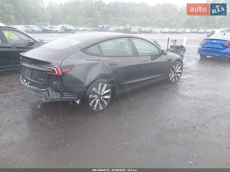 Седан Tesla Model 3 2024 в Киеве