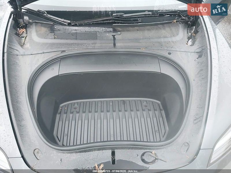 Седан Tesla Model 3 2024 в Киеве