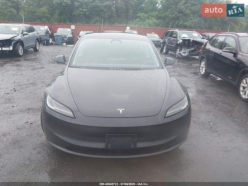 Седан Tesla Model 3 2024 в Киеве