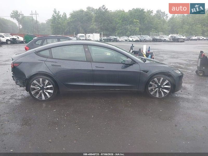 Седан Tesla Model 3 2024 в Киеве