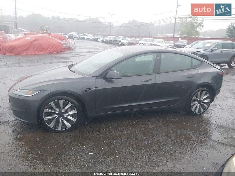 Седан Tesla Model 3 2024 в Киеве