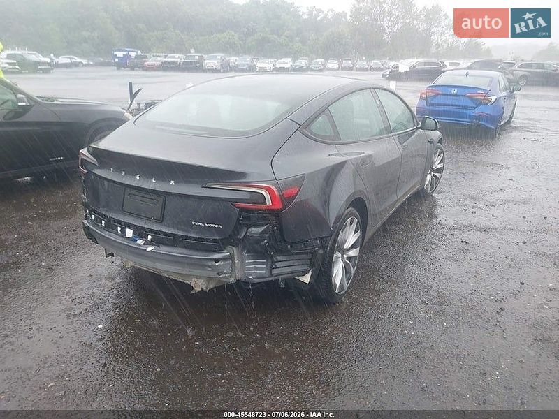Седан Tesla Model 3 2024 в Киеве