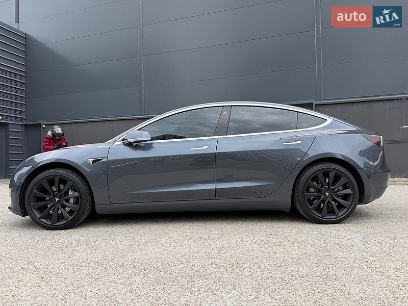 Седан Tesla Model 3 2019 в Киеве