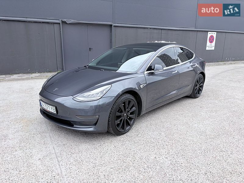 Седан Tesla Model 3 2019 в Киеве