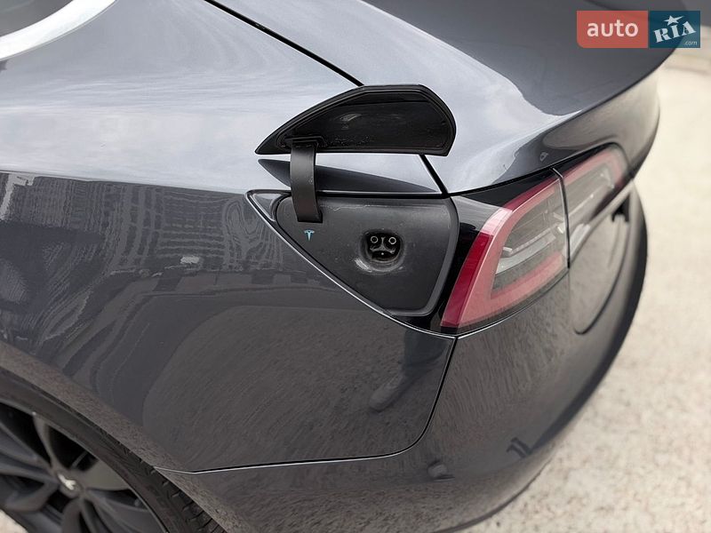 Седан Tesla Model 3 2019 в Киеве