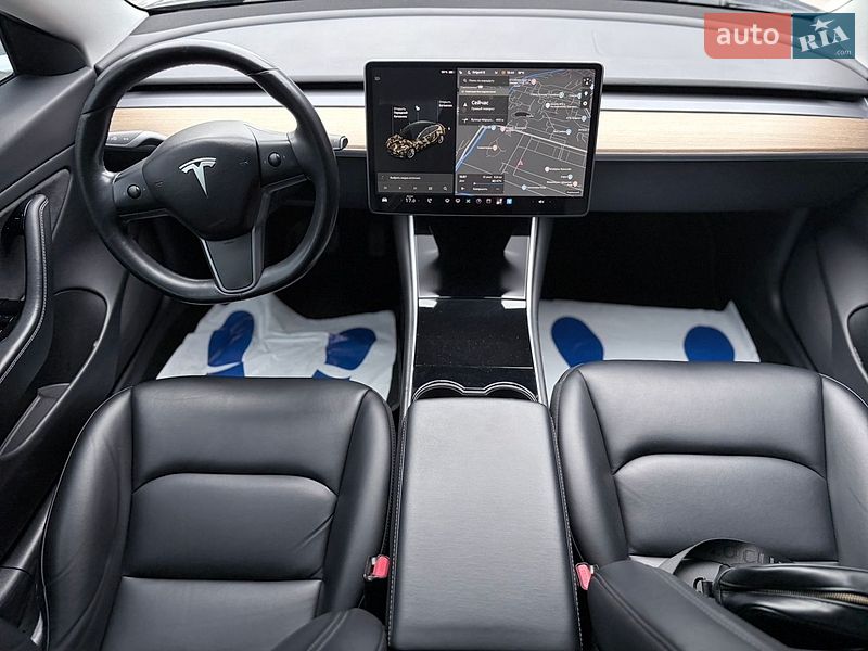Седан Tesla Model 3 2019 в Киеве