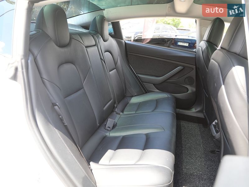 Седан Tesla Model 3 2021 в Харкові