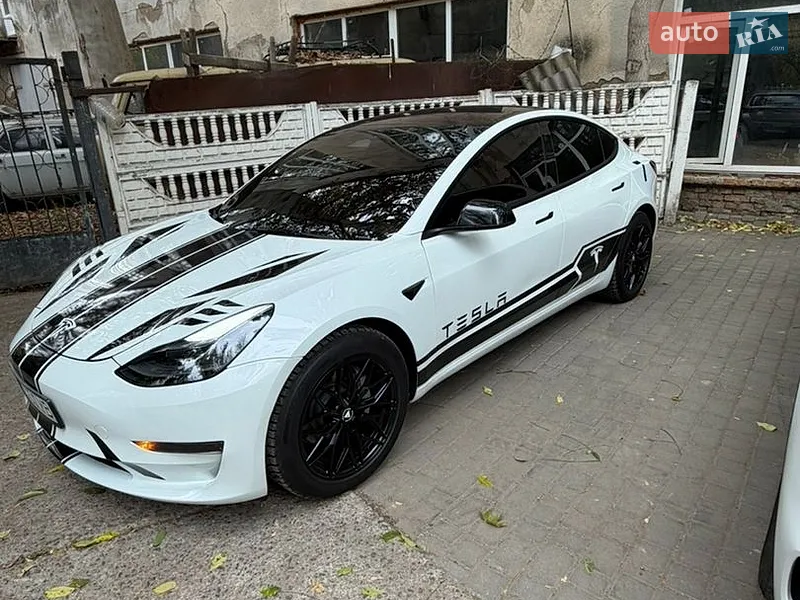 Tesla Model 3 2023