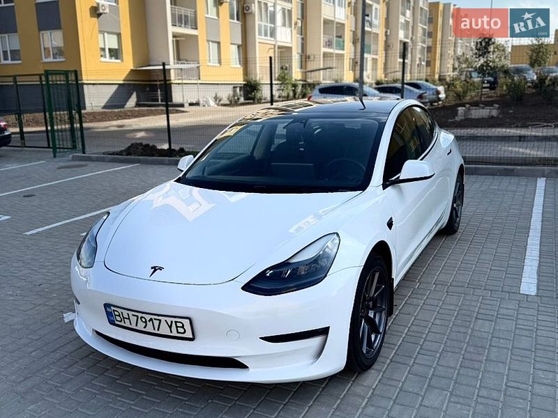 Tesla Model 3 2023