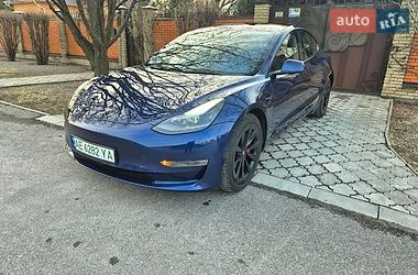 Седан Tesla Model 3 2024 в Днепре