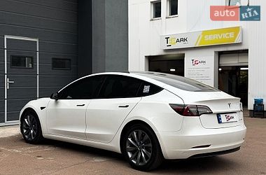 Седан Tesla Model 3 2021 в Киеве