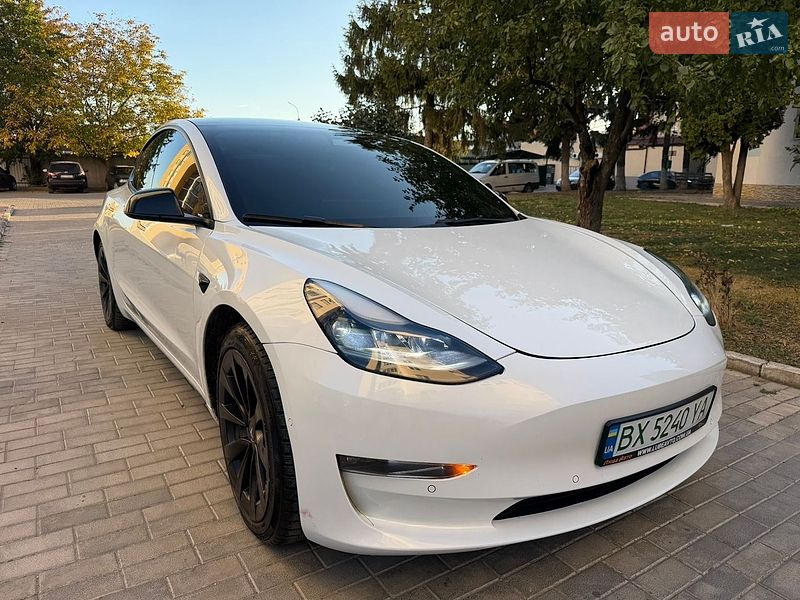 Седан Tesla Model 3 2021 в Кам'янець-Подільському