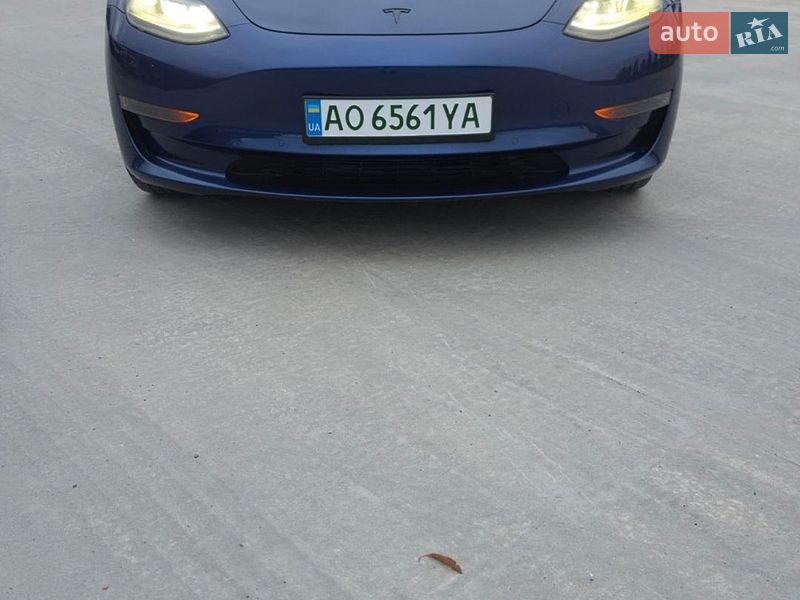 Tesla Model 3 2021