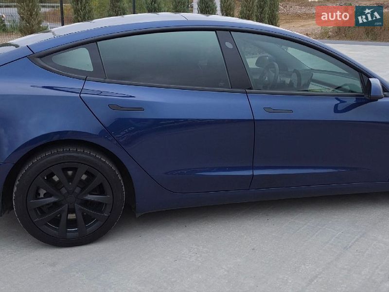 Седан Tesla Model 3 2021 в Ужгороді