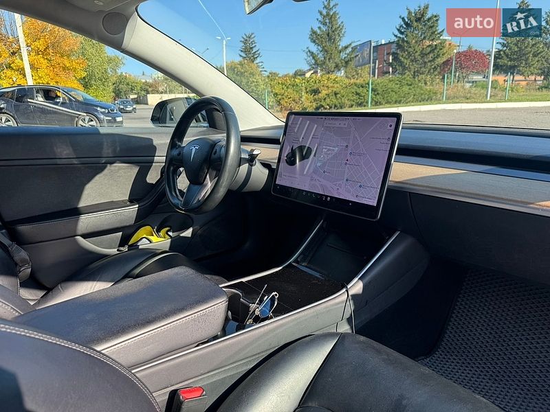 Седан Tesla Model 3 2018 в Харькове