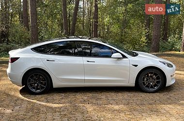 Седан Tesla Model 3 2022 в Новояворовске