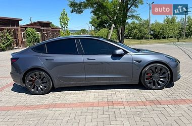 Седан Tesla Model 3 2023 в Золочеві