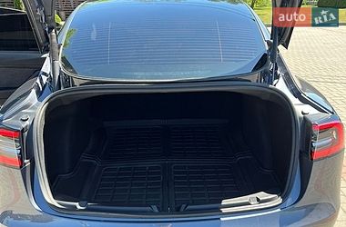 Седан Tesla Model 3 2023 в Золочеві