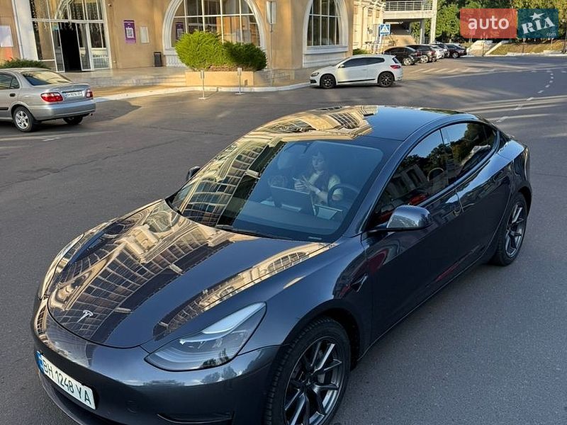 Седан Tesla Model 3 2021 в Одесі