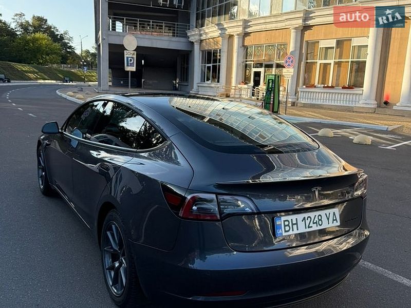 Седан Tesla Model 3 2021 в Одесі