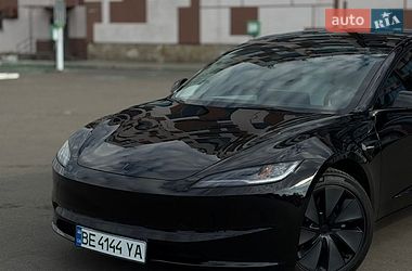 Седан Tesla Model 3 2025 в Миколаєві