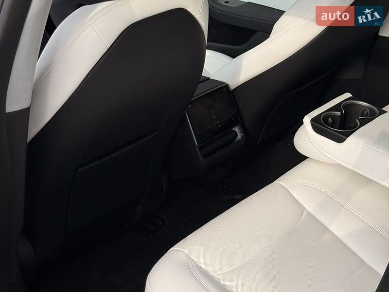 Седан Tesla Model 3 2025 в Миколаєві