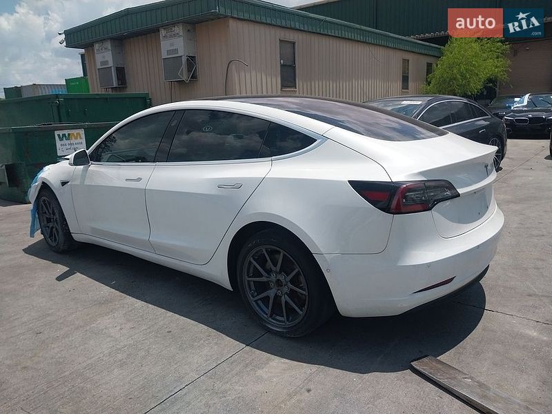 Tesla Model 3 2018