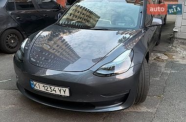 Седан Tesla Model 3 2023 в Києві